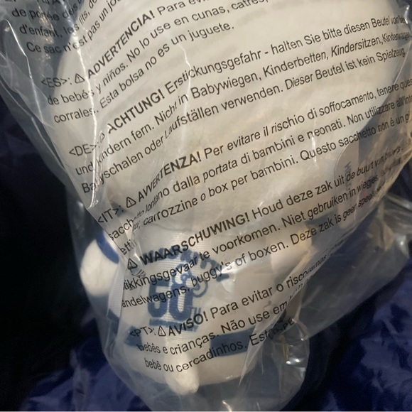 Hello Kitty Dodgers set! NIB - Picture 5 of 7